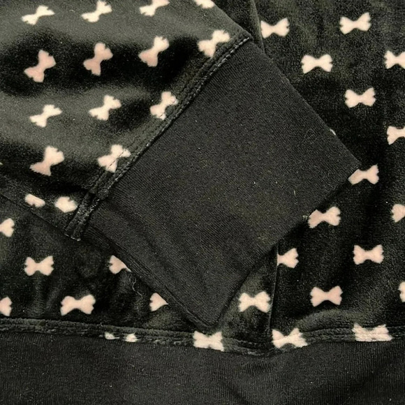 [XL]Kate Spade Black Velvet  Crew Neck Lounge Sweater PJ Top with Pink Bow Print - Picture 4 of 9